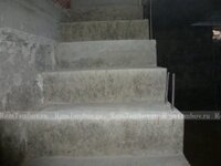 Первые ступени бетонной лестницы